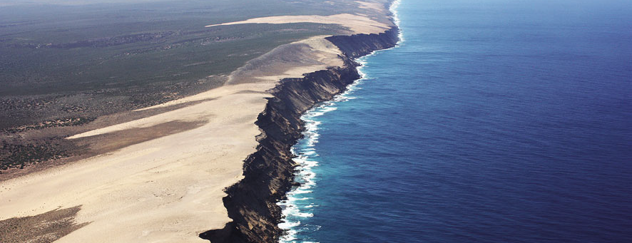 Aerial view looking south along the Zuytdorp Cliffs fault scarp